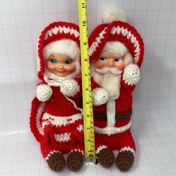 Vintage crochet Handicrafts Cute / Creepy Santa & Mrs. Claus plush 11” doll kit - Picture 4 of 10